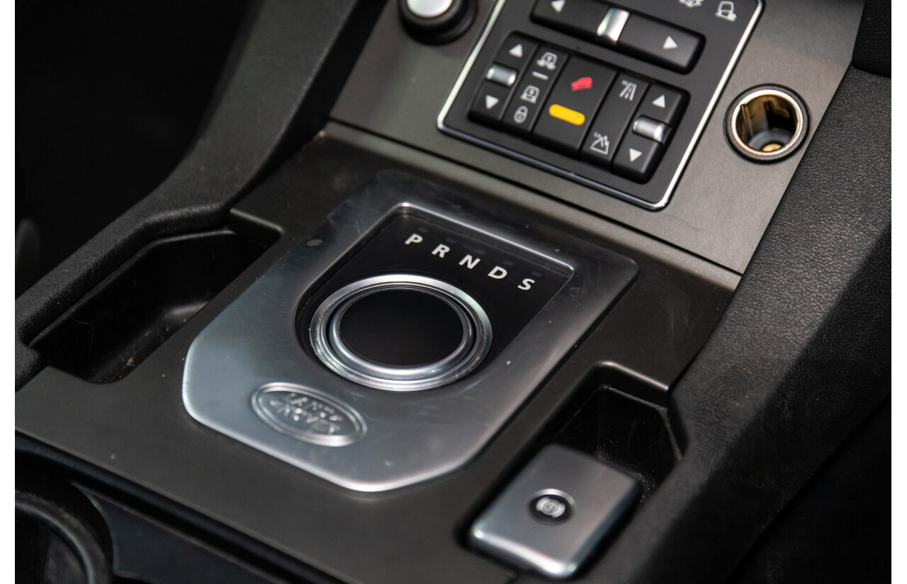 12/2013 Land Rover Discovery 4 3.0 TDV6 MY13 4d Wagon Santorini Black Metallic Turbo Diesel V6 3.0L