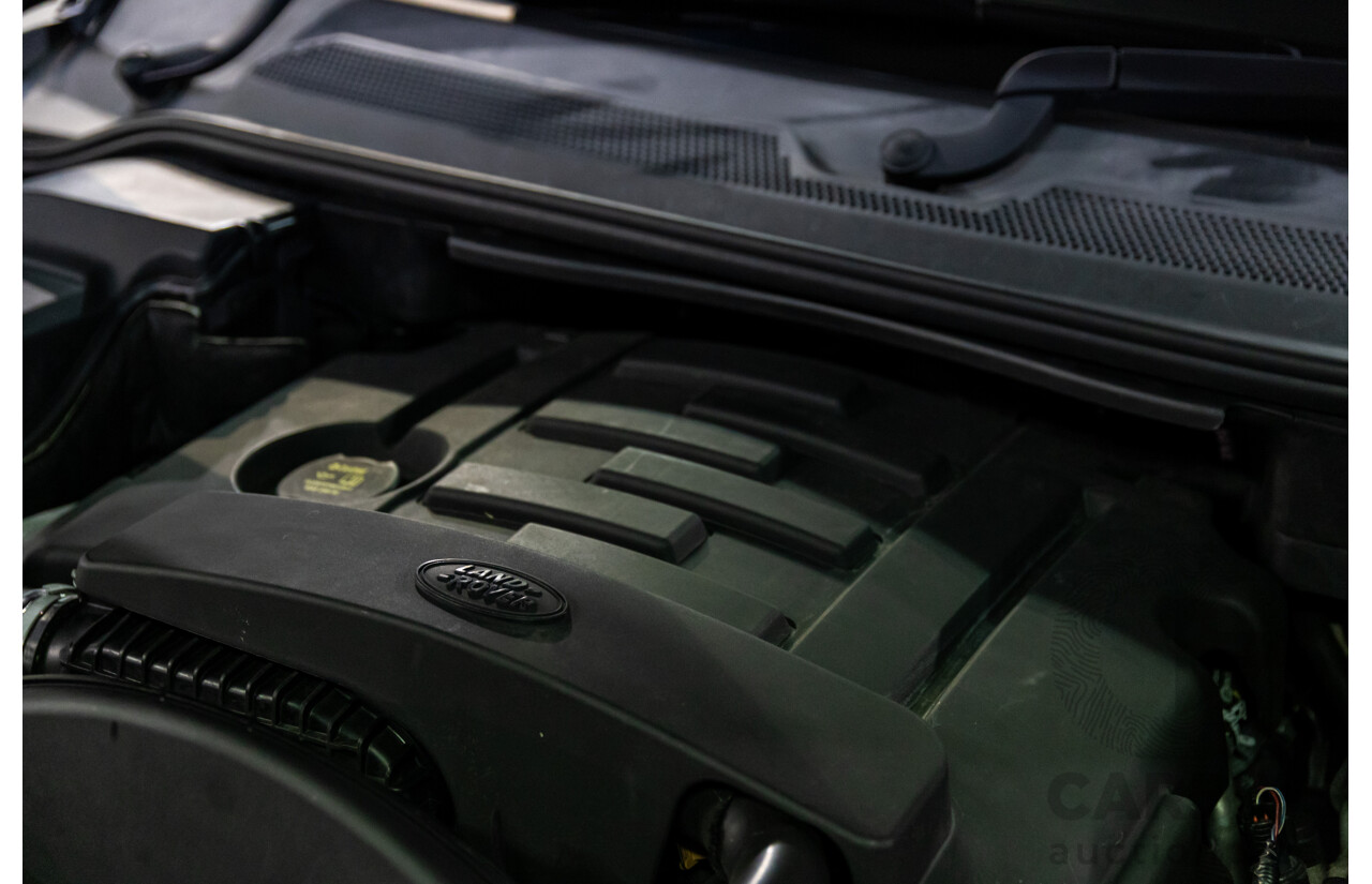 12/2013 Land Rover Discovery 4 3.0 TDV6 MY13 4d Wagon Santorini Black Metallic Turbo Diesel V6 3.0L