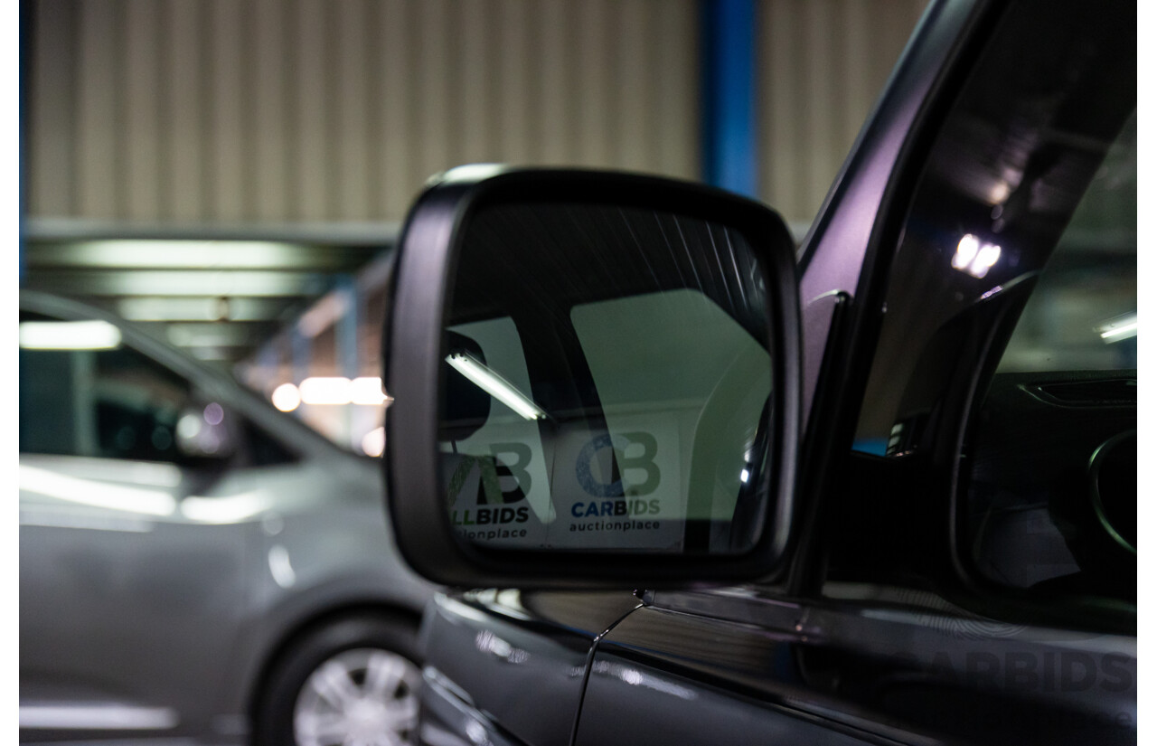 12/2013 Land Rover Discovery 4 3.0 TDV6 MY13 4d Wagon Santorini Black Metallic Turbo Diesel V6 3.0L