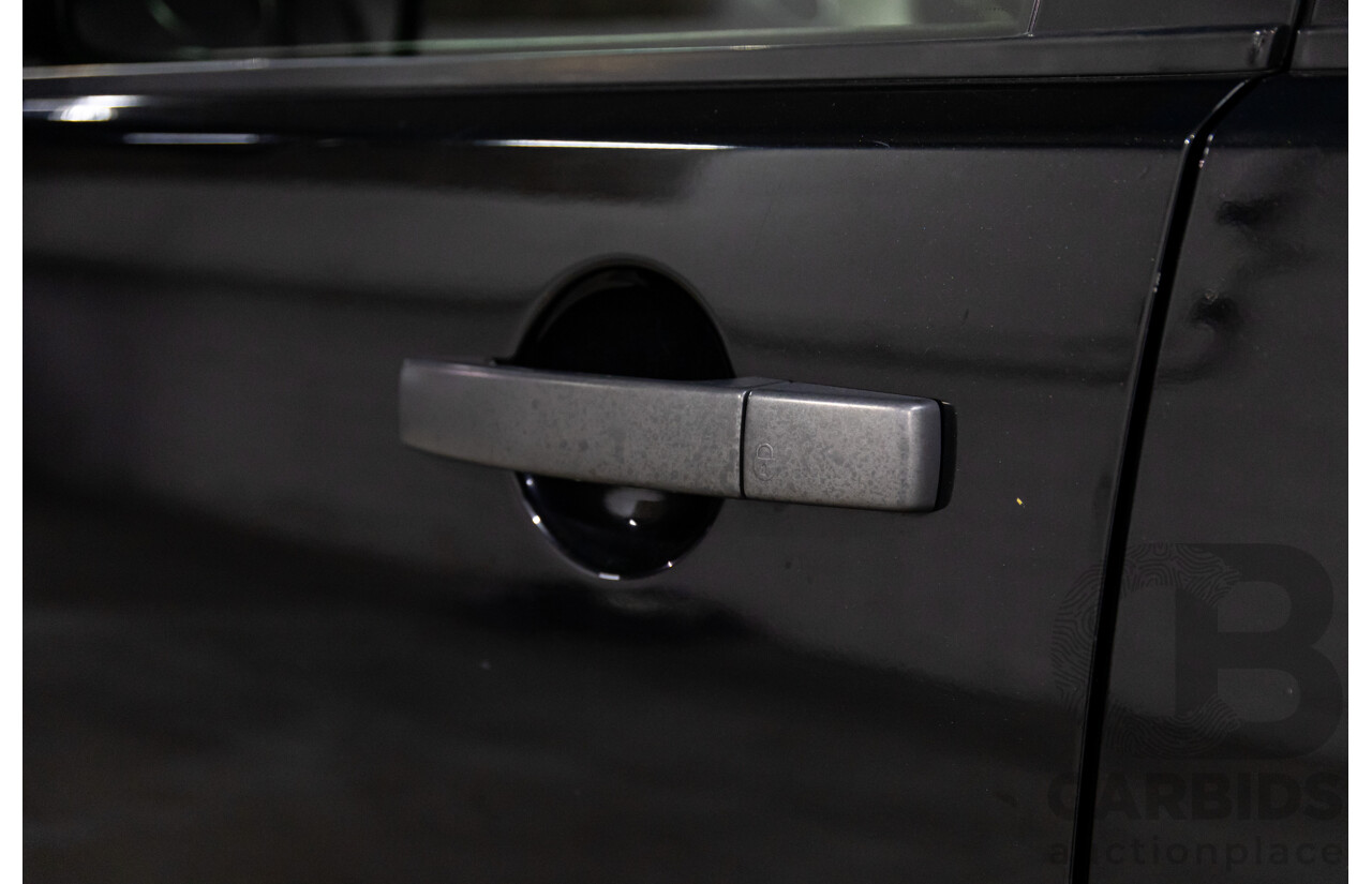 12/2013 Land Rover Discovery 4 3.0 TDV6 MY13 4d Wagon Santorini Black Metallic Turbo Diesel V6 3.0L