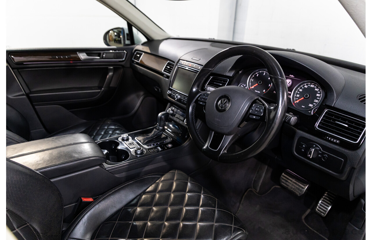 08/2016 Volkswagen Touareg V6 Wolfsburg Edition (AWD) 7P MY17 4d Wagon Pure White Turbo Diesel V6 3.0L