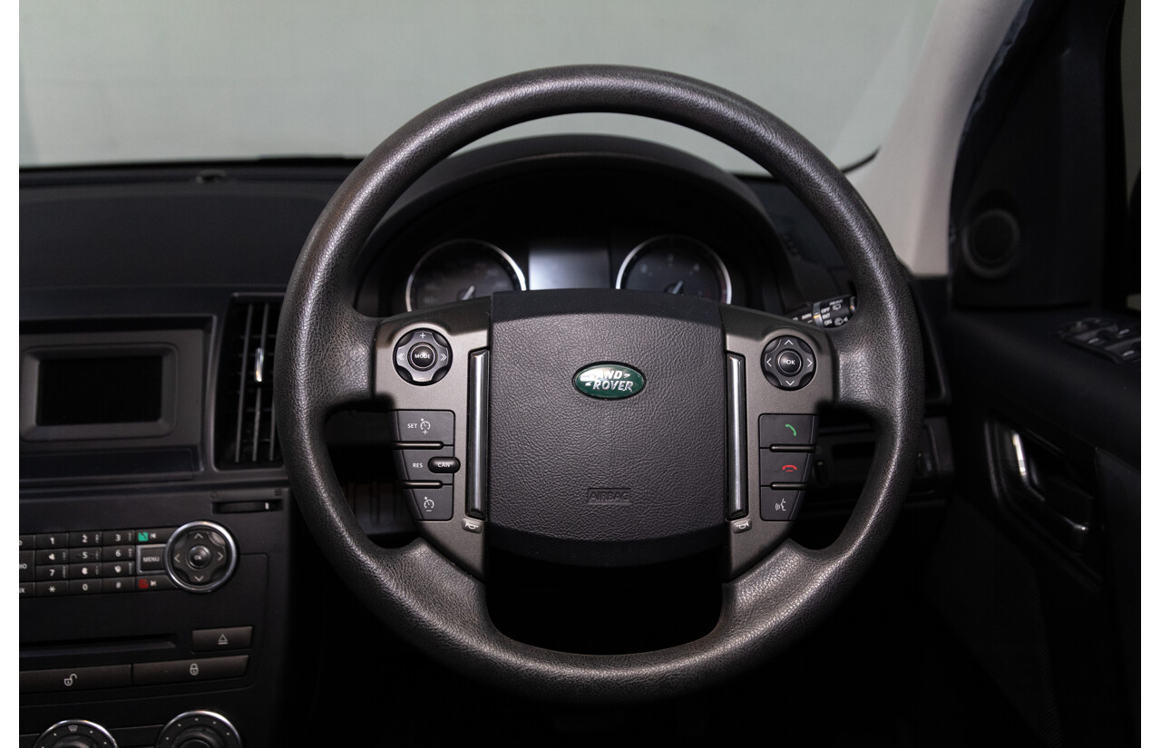 1/2014 Land Rover Freelander 2 TD4 (4x4) LF MY14 4d Wagon Fuji White Turbo Diesel 2.2L