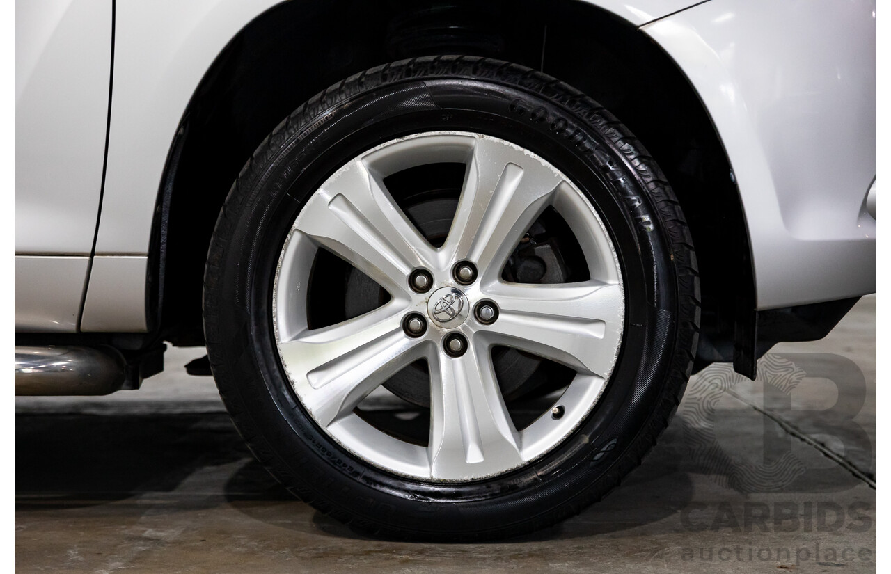 11/2009 Toyota Kluger Grande (4x4) GSU45R 4d Wagon Classic Silver Metallic V6 3.5L