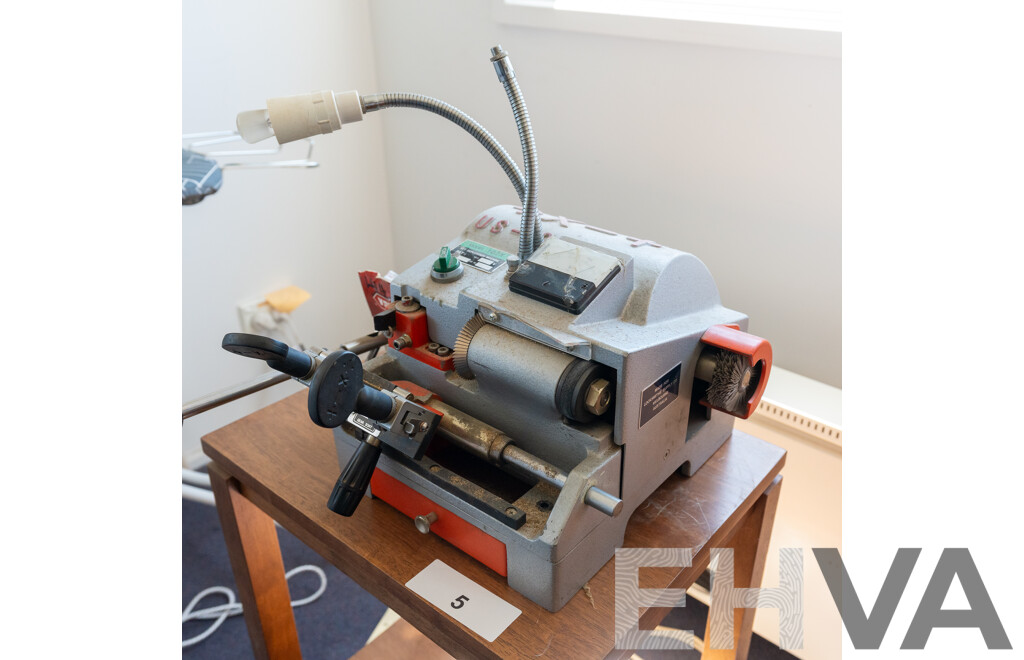 Elis US-102X Electric Key Duplicating Machine and Timber Stand