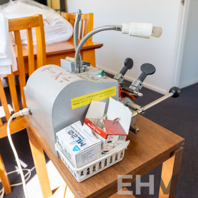 Elis US-102X Electric Key Duplicating Machine and Timber Stand