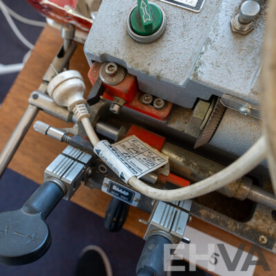 Elis US-102X Electric Key Duplicating Machine and Timber Stand