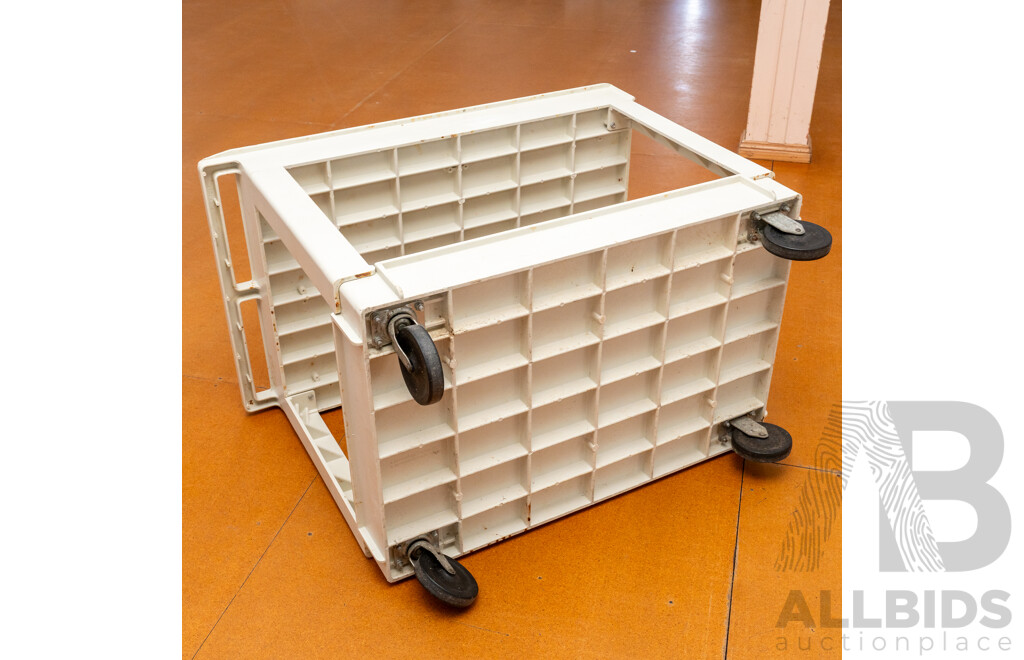 Rubbermaid Two Tier Gastronomy Trolley