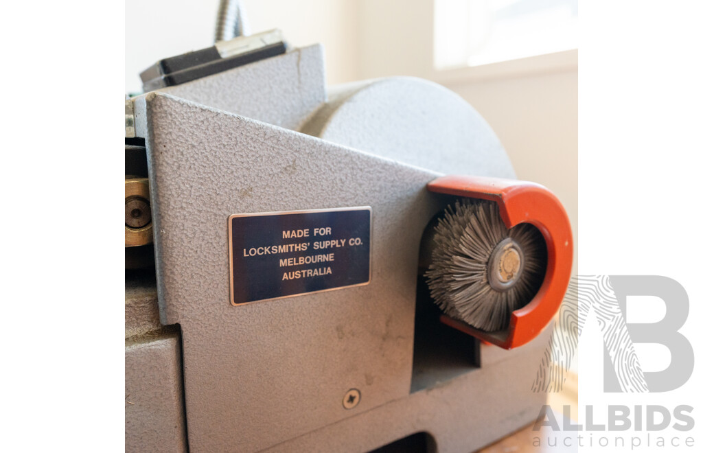 Elis US-102X Electric Key Duplicating Machine and Timber Stand