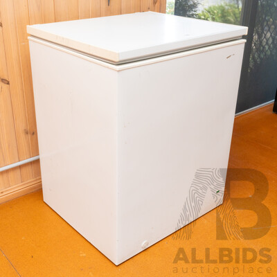 Westinghouse 200L Chest Freezer - H210F