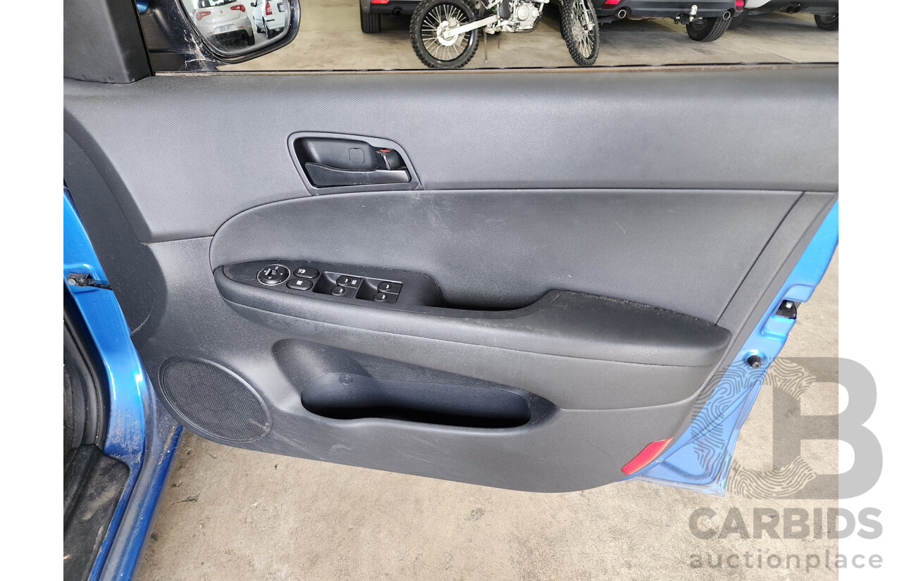 3/2011 Hyundai i30 SX FD MY11 5d Hatchback Blue 2.0L