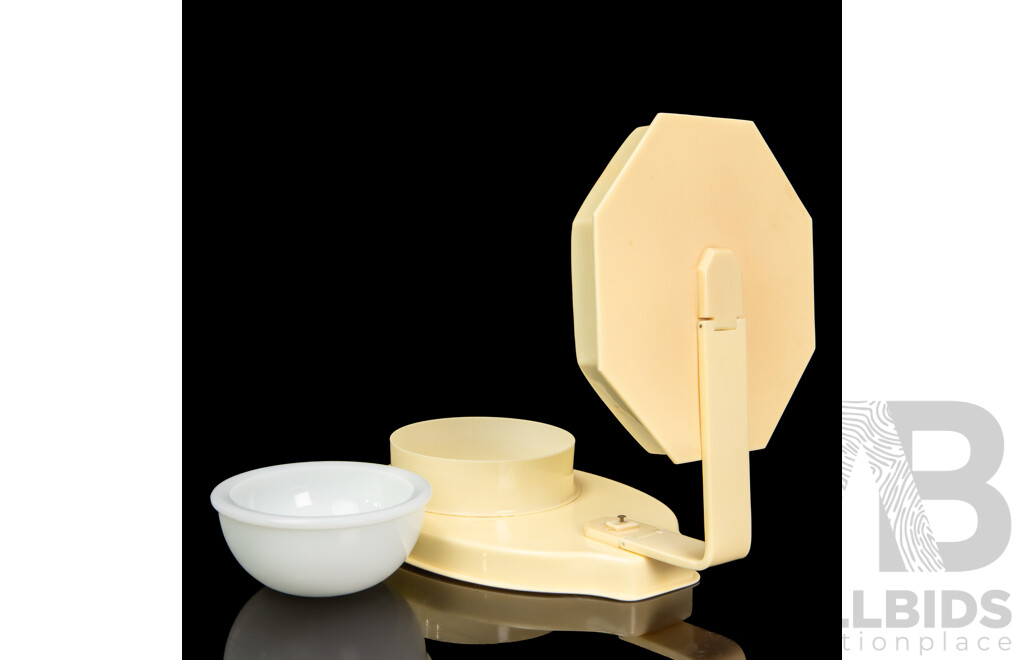 Art Deco Xylonite Traveling Make Up Mirror