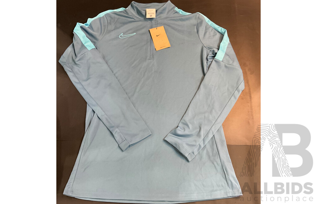 NIKE Womens Blue Dri-FIT Top Size S & Tommy Hilfiger Boy's Tee Size 14 & 2 Sets of 3-Pack Men's Size 6-10 Socks