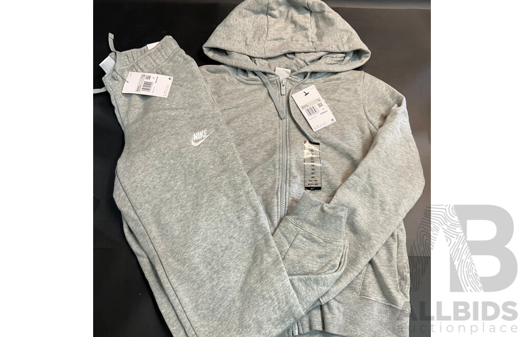 Nike Women's Sportswear Club Fleece Full Zip Hoodie & Pants - Grey - Size XS