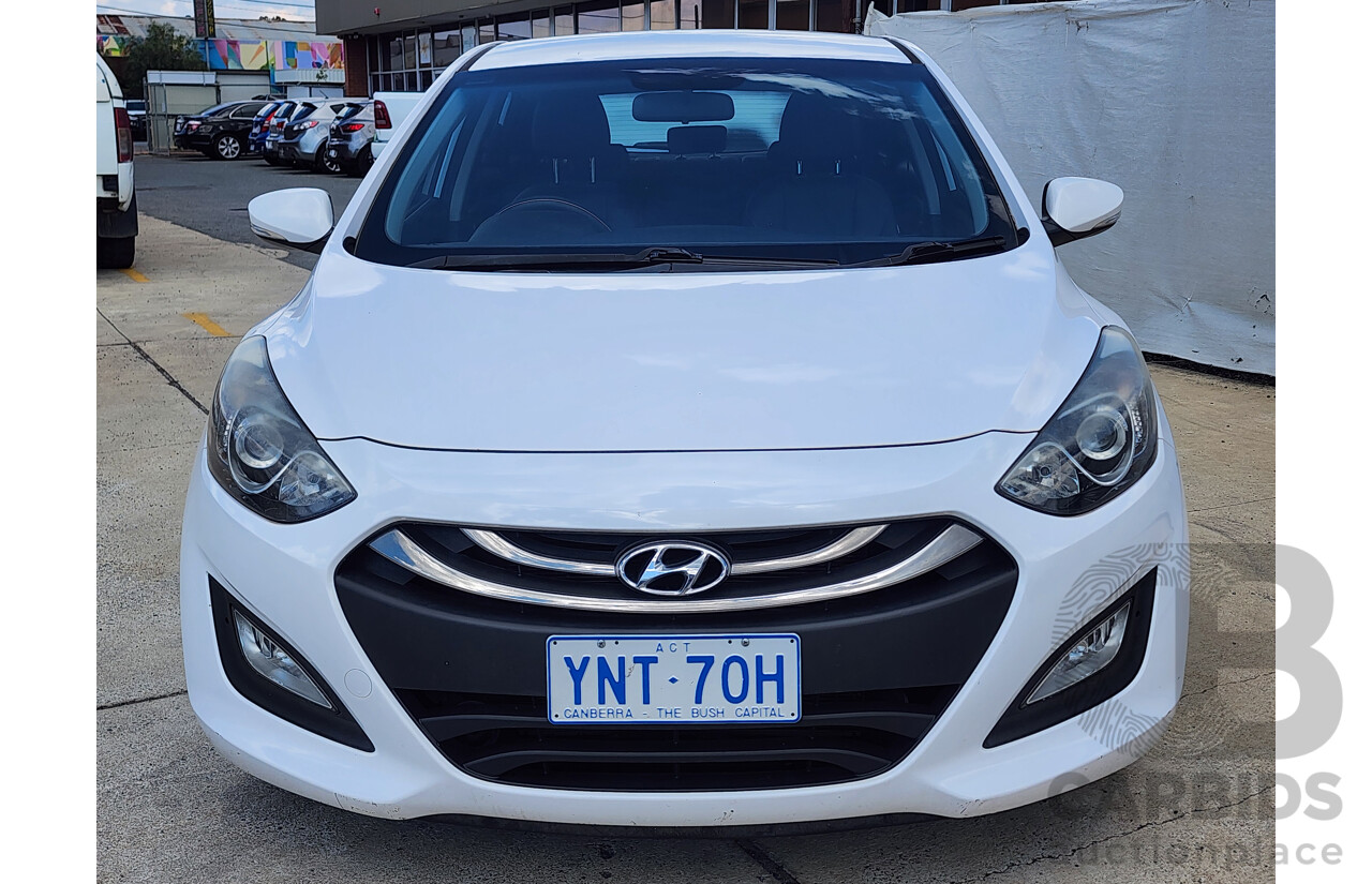4/2014 Hyundai i30 Trophy GD MY14 5d Hatchback White 1.8L