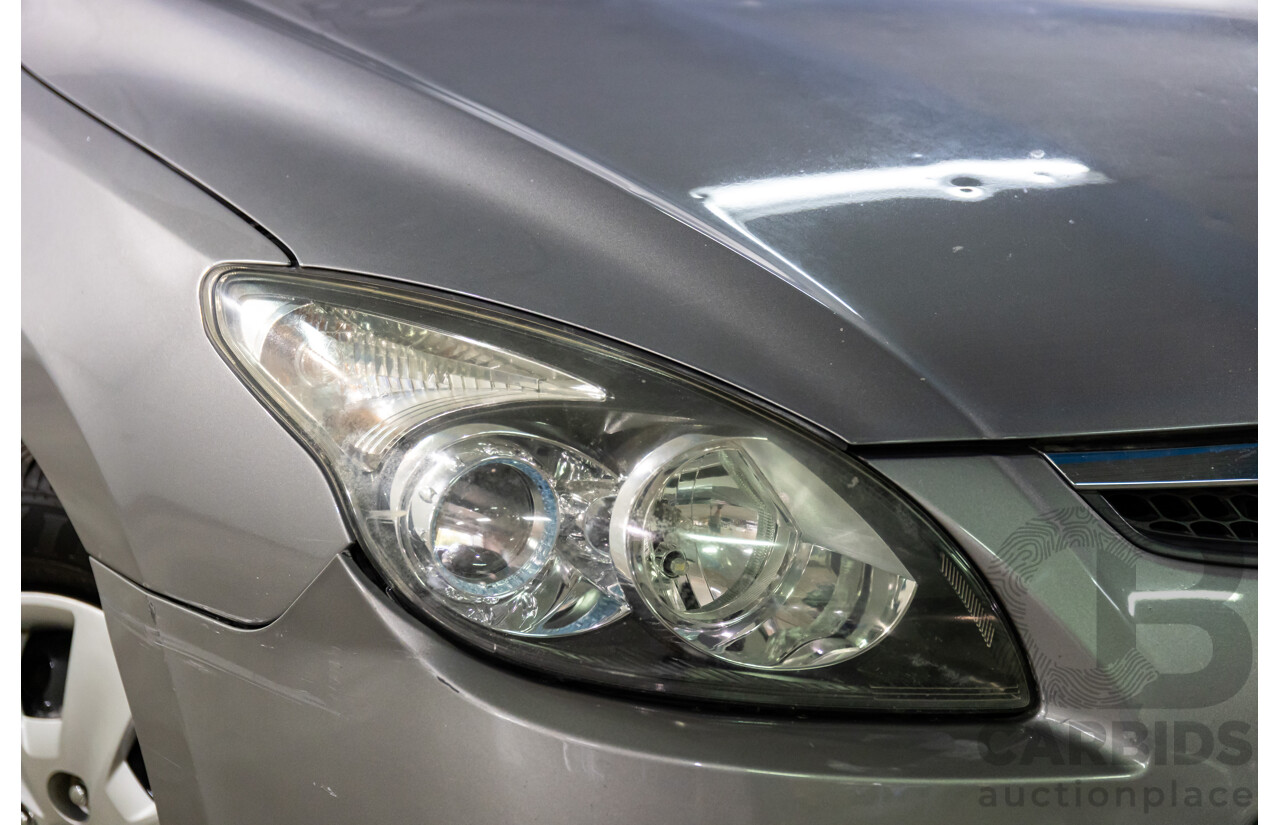 1/2011 Hyundai i30 SX FD MY11 5d Hatchback Silver 2.0L