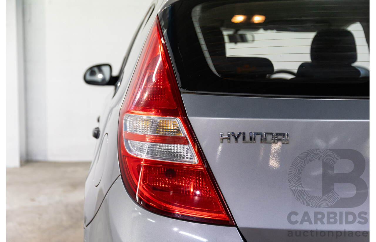 1/2011 Hyundai i30 SX FD MY11 5d Hatchback Silver 2.0L