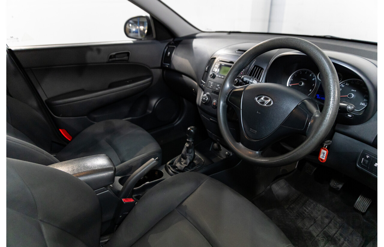 1/2011 Hyundai i30 SX FD MY11 5d Hatchback Silver 2.0L