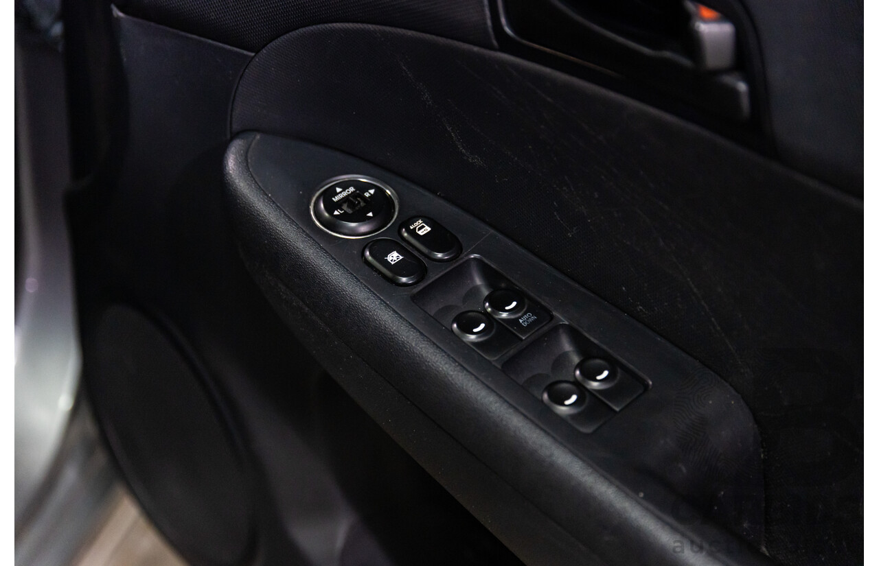 1/2011 Hyundai i30 SX FD MY11 5d Hatchback Silver 2.0L