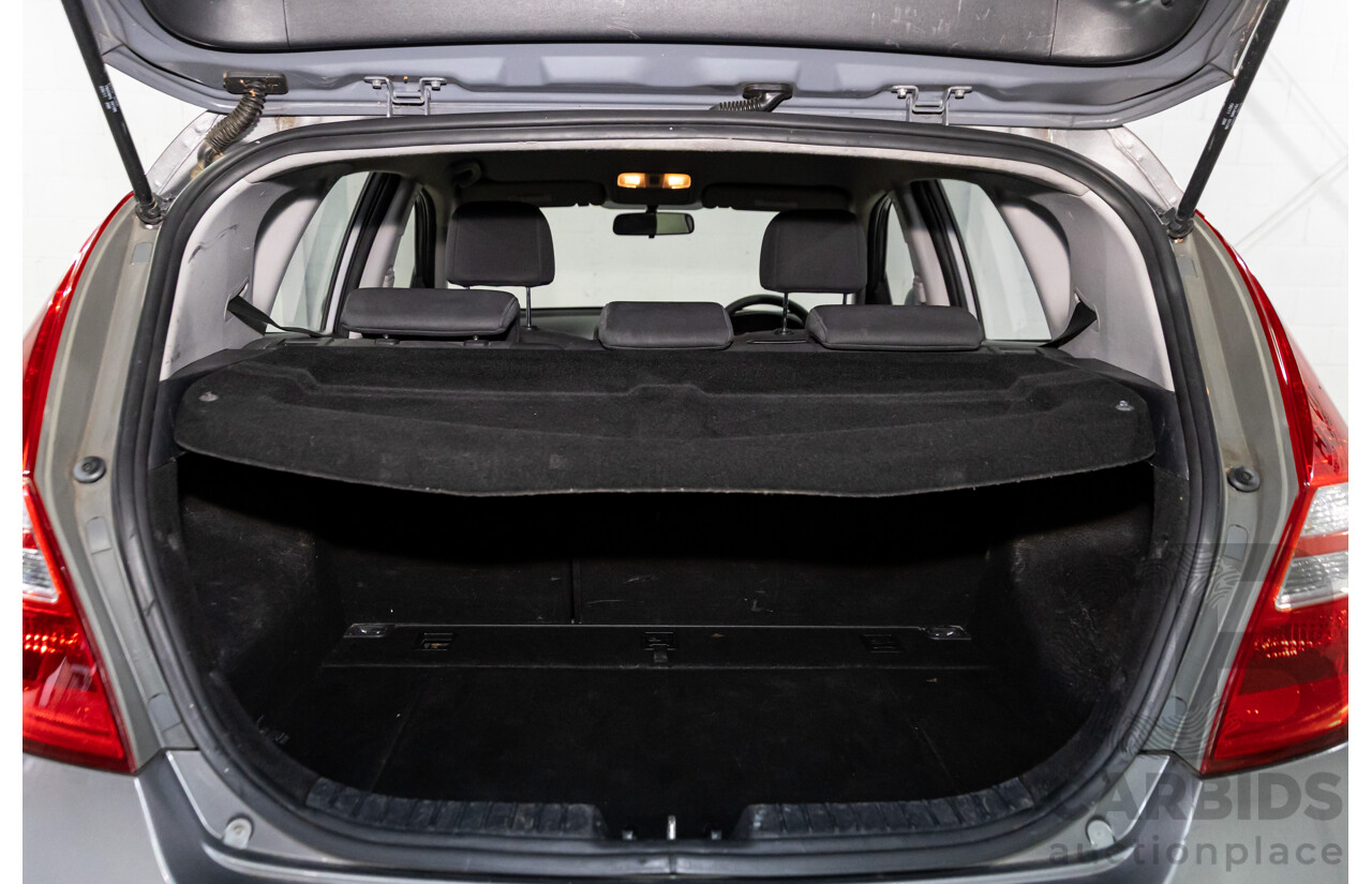 1/2011 Hyundai i30 SX FD MY11 5d Hatchback Silver 2.0L