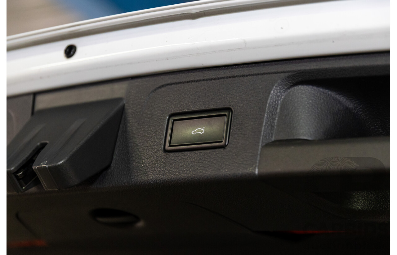 06/2018 Volkswagen Passat Alltrack 140 TDI (AWD) 3C MY18.5 4d Wagon Pure White Turbo Diesel 2.0L