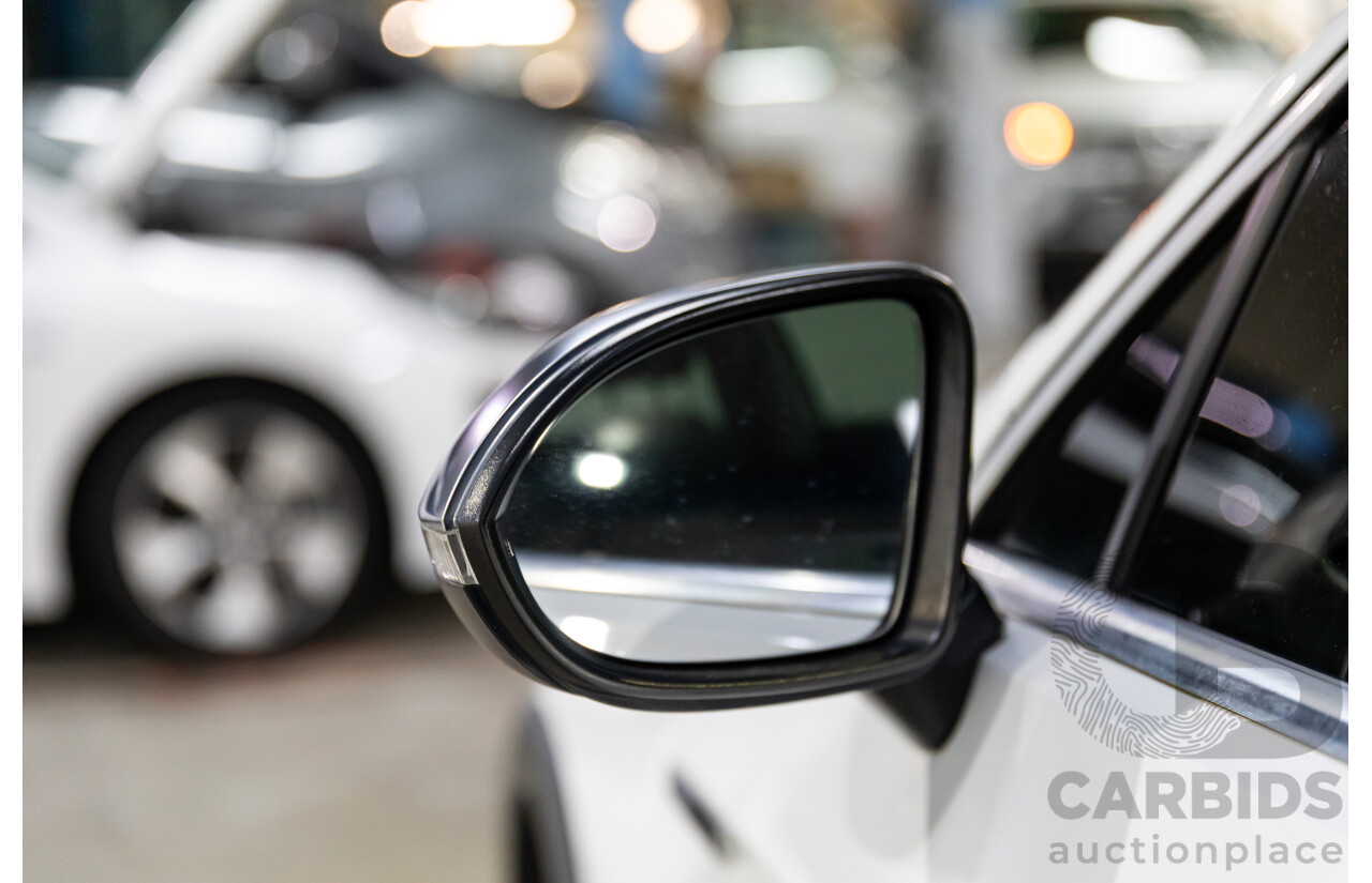 06/2018 Volkswagen Passat Alltrack 140 TDI (AWD) 3C MY18.5 4d Wagon Pure White Turbo Diesel 2.0L