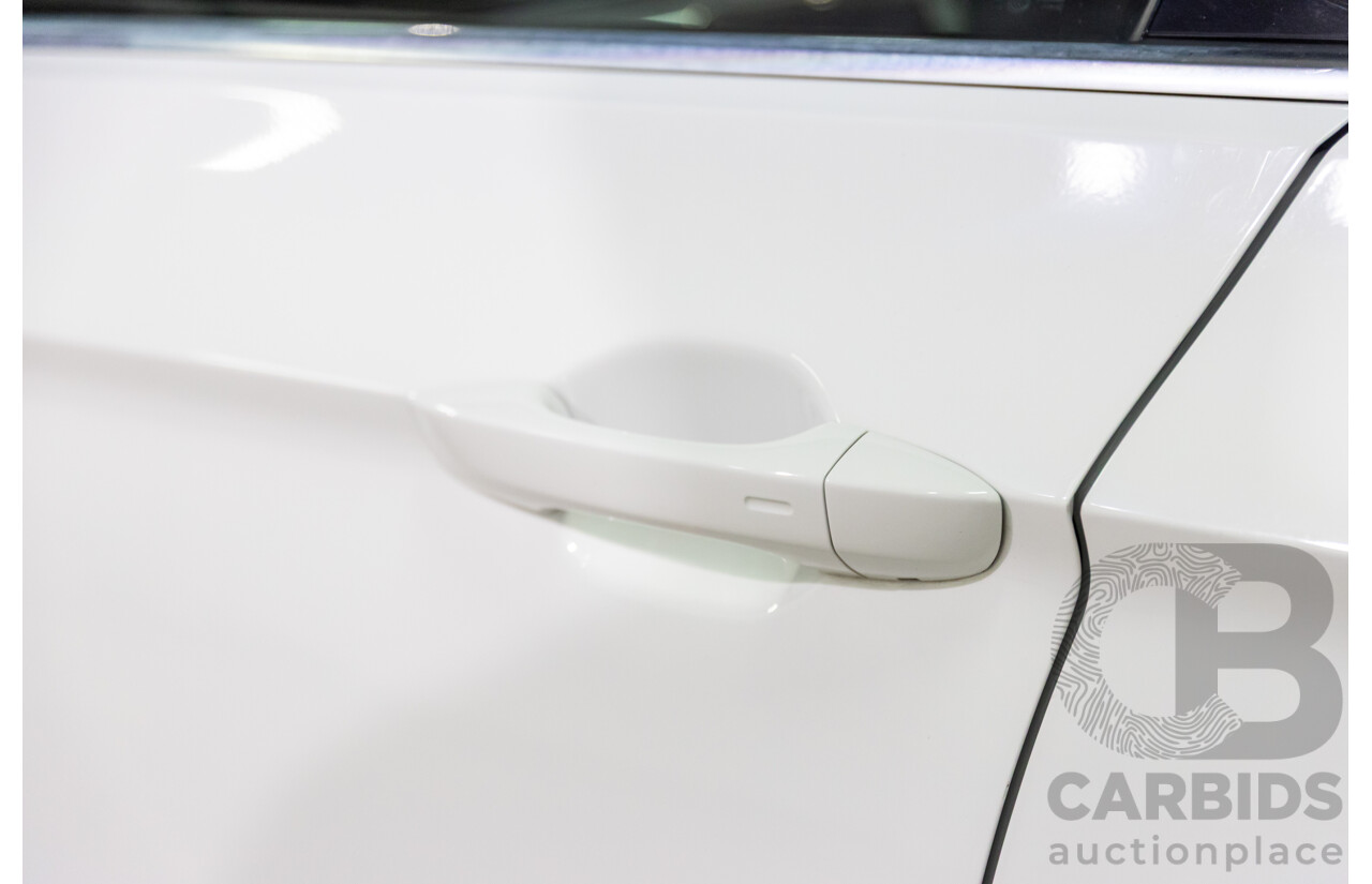 06/2018 Volkswagen Passat Alltrack 140 TDI (AWD) 3C MY18.5 4d Wagon Pure White Turbo Diesel 2.0L