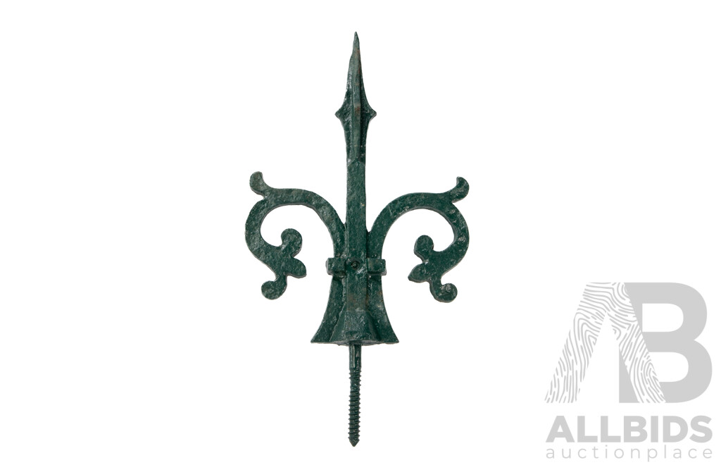 Antique Cast Iron Spear Top Fence Post Finial