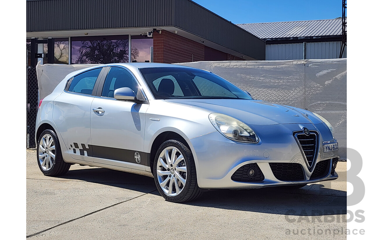 8/2013 Alfa Romeo Giulietta Distinctive 5d Hatchback Silver 1.4L