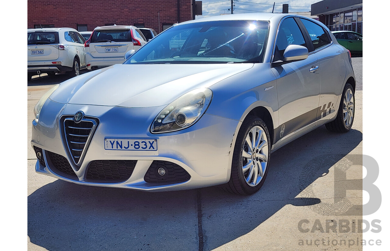 8/2013 Alfa Romeo Giulietta Distinctive 5d Hatchback Silver 1.4L