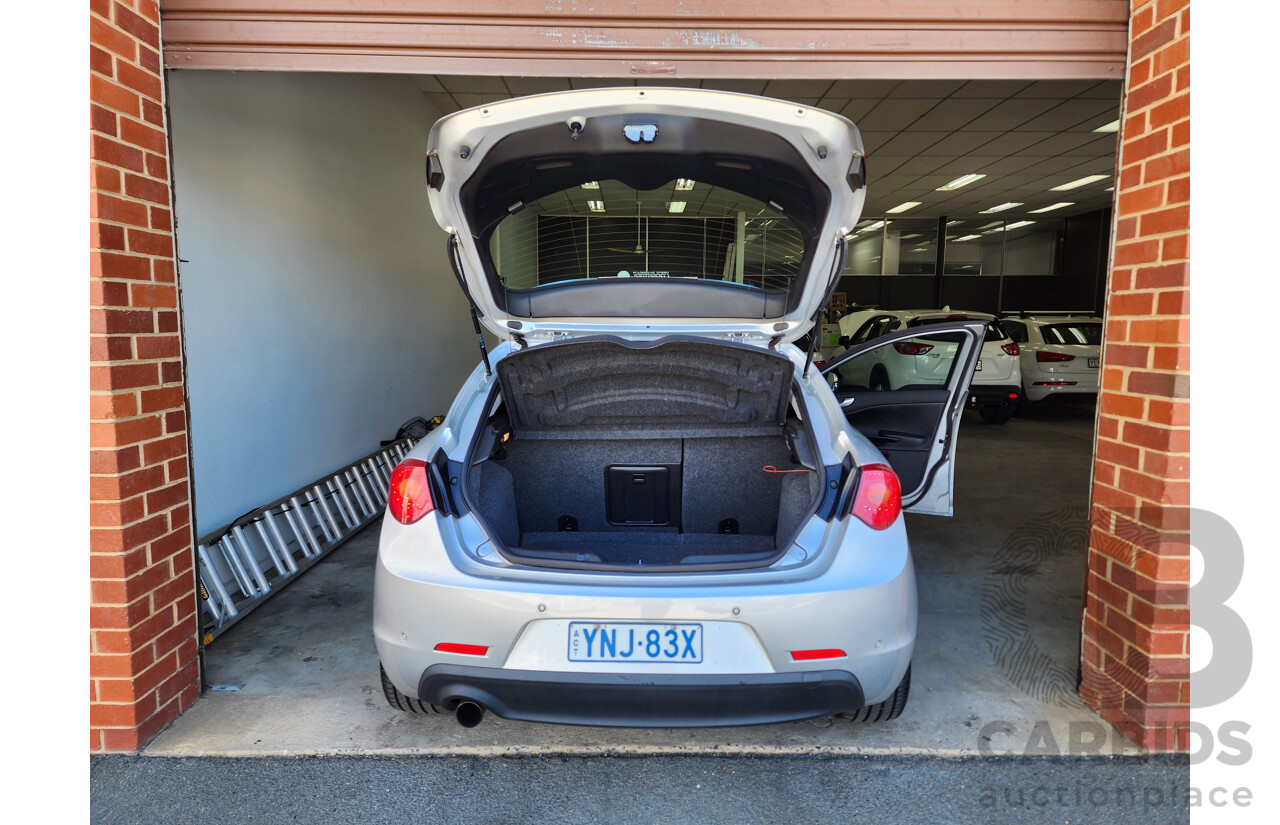 8/2013 Alfa Romeo Giulietta Distinctive 5d Hatchback Silver 1.4L