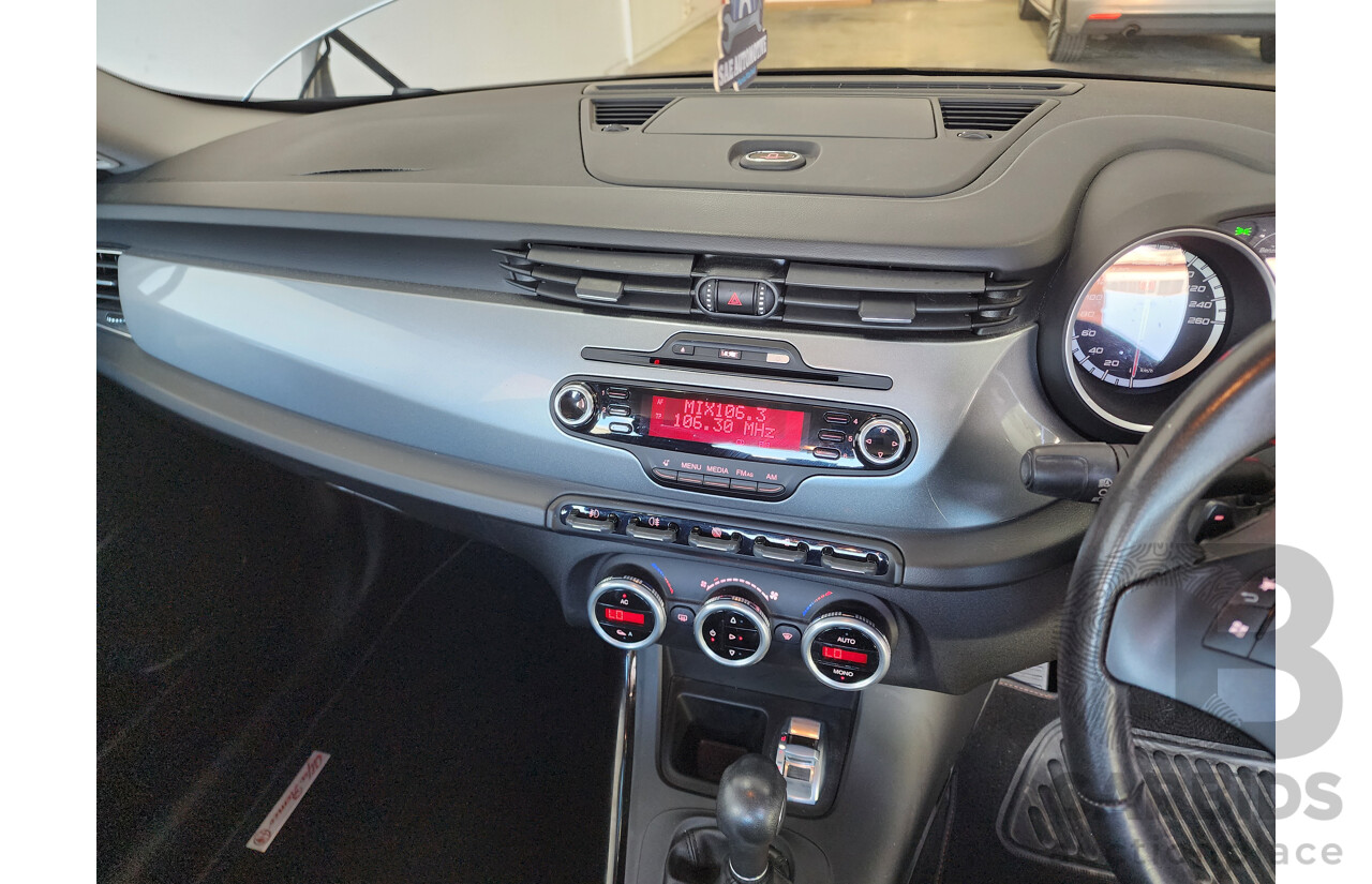 8/2013 Alfa Romeo Giulietta Distinctive  5d Hatchback Silver 1.4L