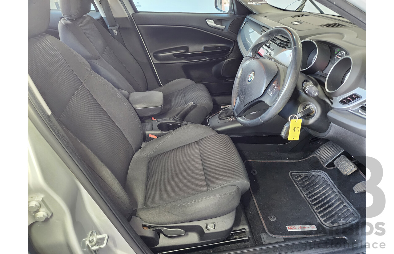 8/2013 Alfa Romeo Giulietta Distinctive  5d Hatchback Silver 1.4L