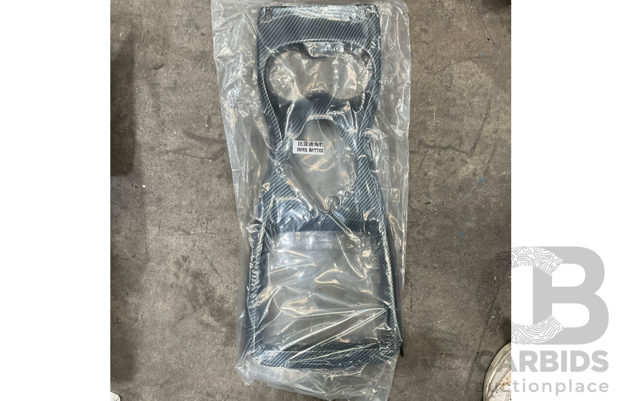 Pallet of Online Order Vehicle Parts/Accessories Returned Parcels