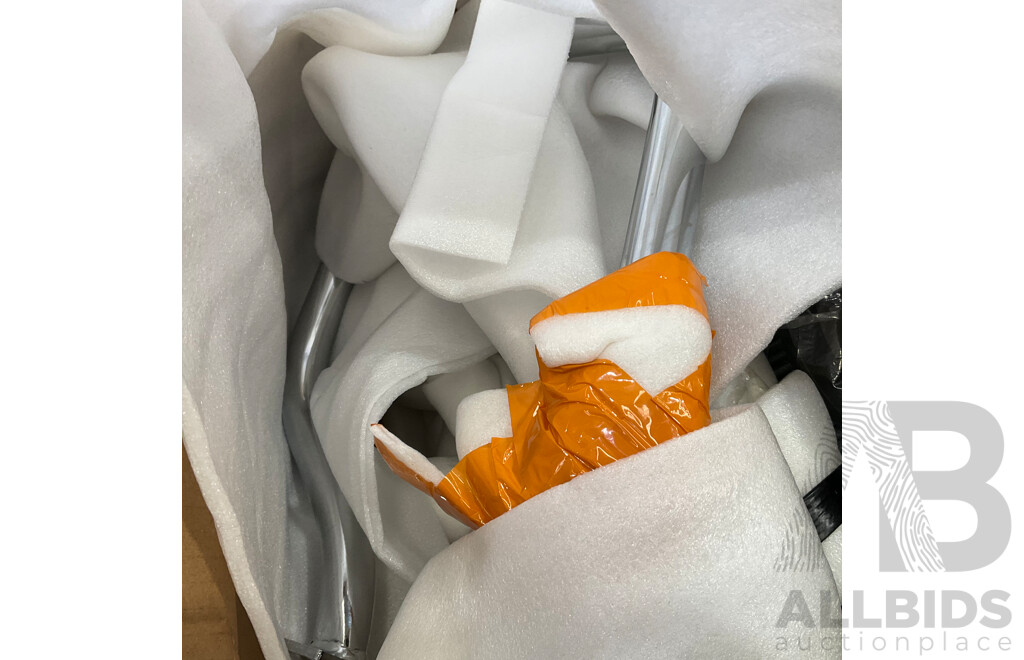 Pallet of Online Order Vehicle Parts/Accessories Returned Parcels