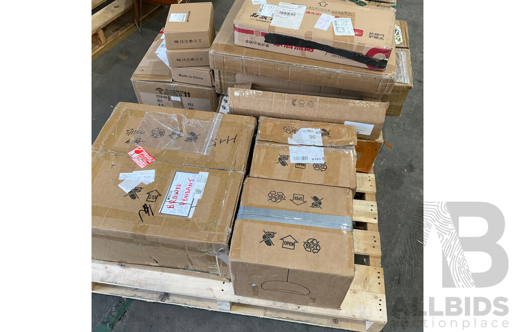 Online Order Returned Parcels - Assorted Light Fittings