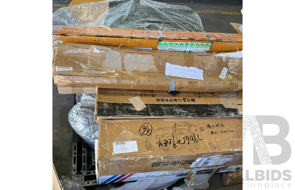 Pallet of Online Order Vehicle Carpay/Parts/Accessories Returned Parcels