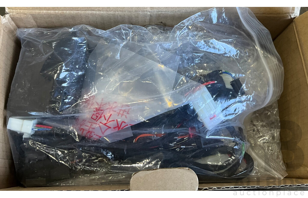 Pallet of Online Order Vehicle Carpay/Parts/Accessories Returned Parcels