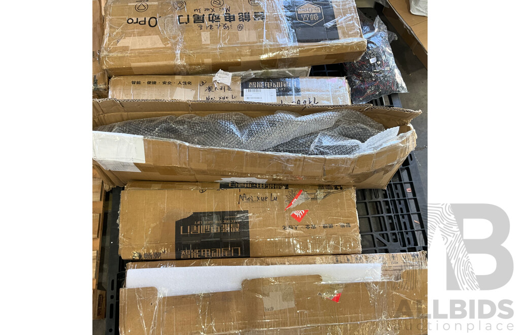 Pallet of Online Order Vehicle Carpay/Parts/Accessories Returned Parcels