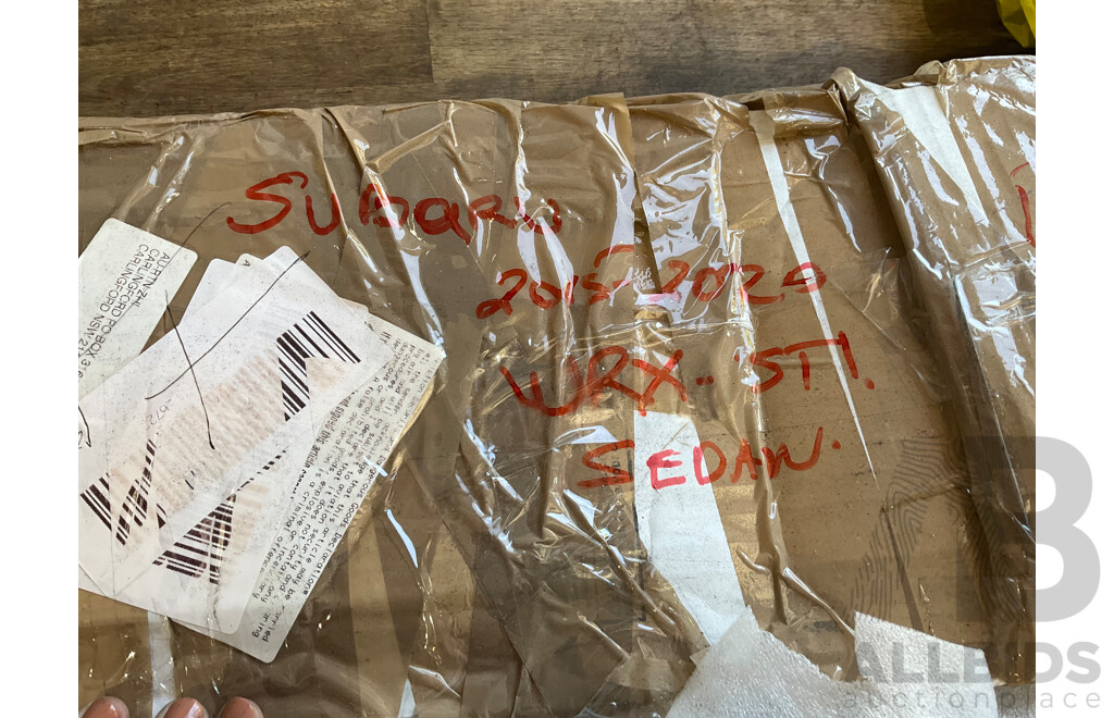 Pallet of Online Order Vehicle Carpay/Parts/Accessories Returned Parcels