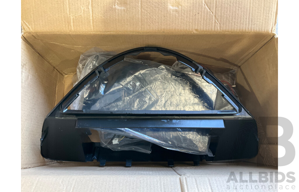 Pallet of Online Order Vehicle Carpay/Parts/Accessories Returned Parcels