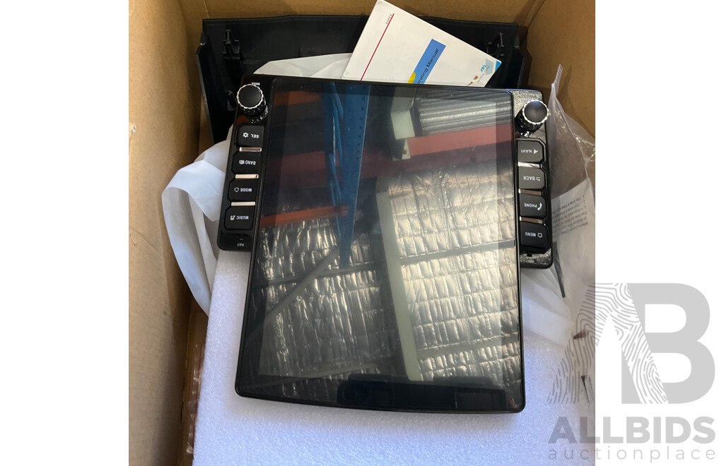 Pallet of Online Order Vehicle Carpay/Parts/Accessories Returned Parcels