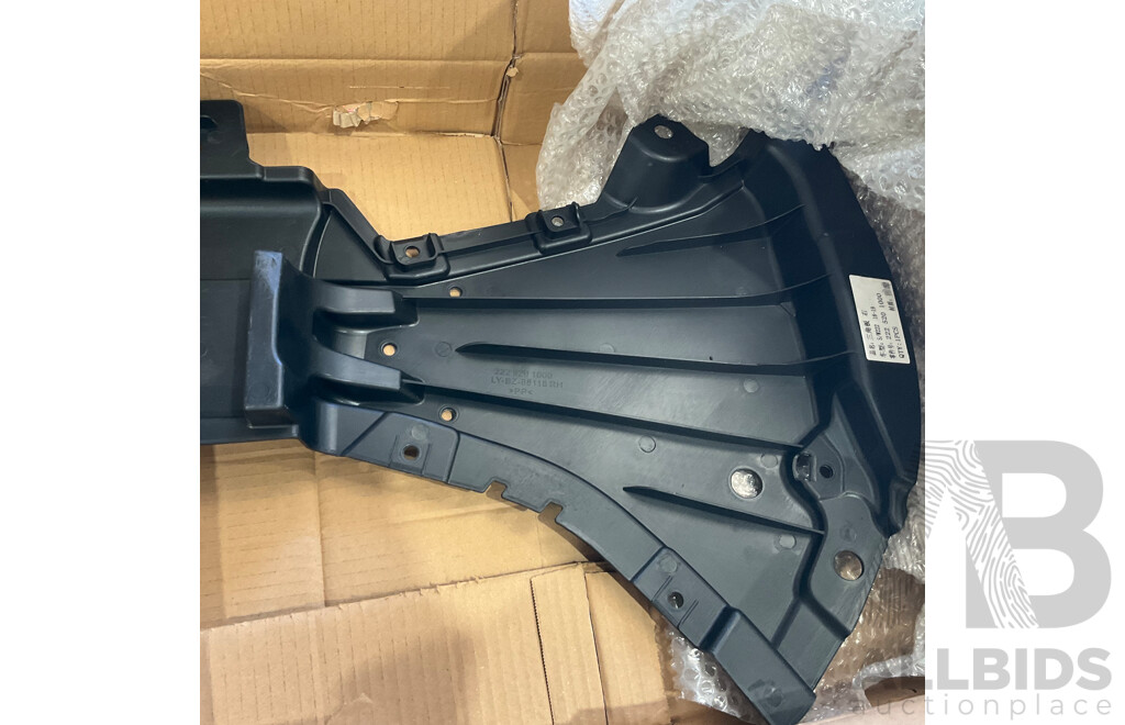 Pallet of Online Order Vehicle Carpay/Parts/Accessories Returned Parcels