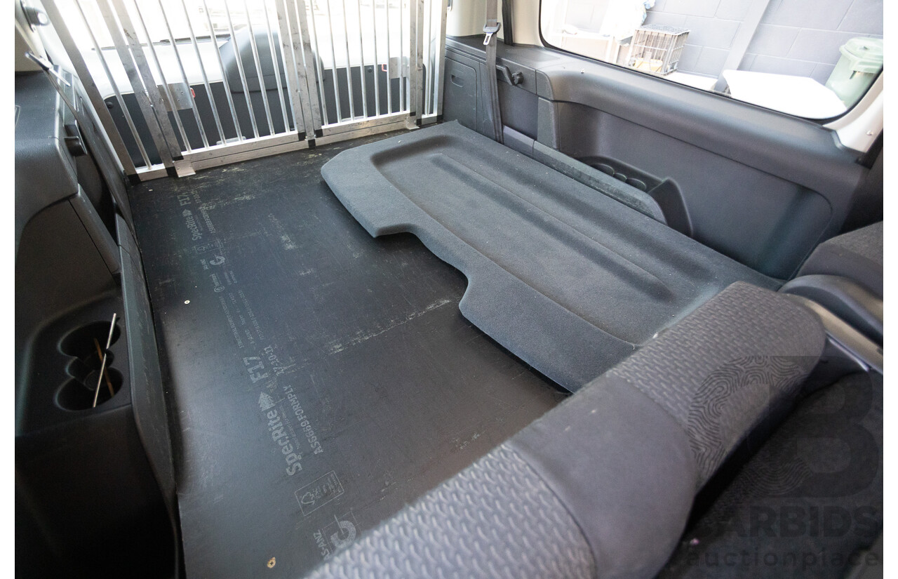 04/2018 Volkswagen Caddy Maxi Trendline TSI220 2K MY18 4D Wagon White Turbo 1.4L - 7 seats