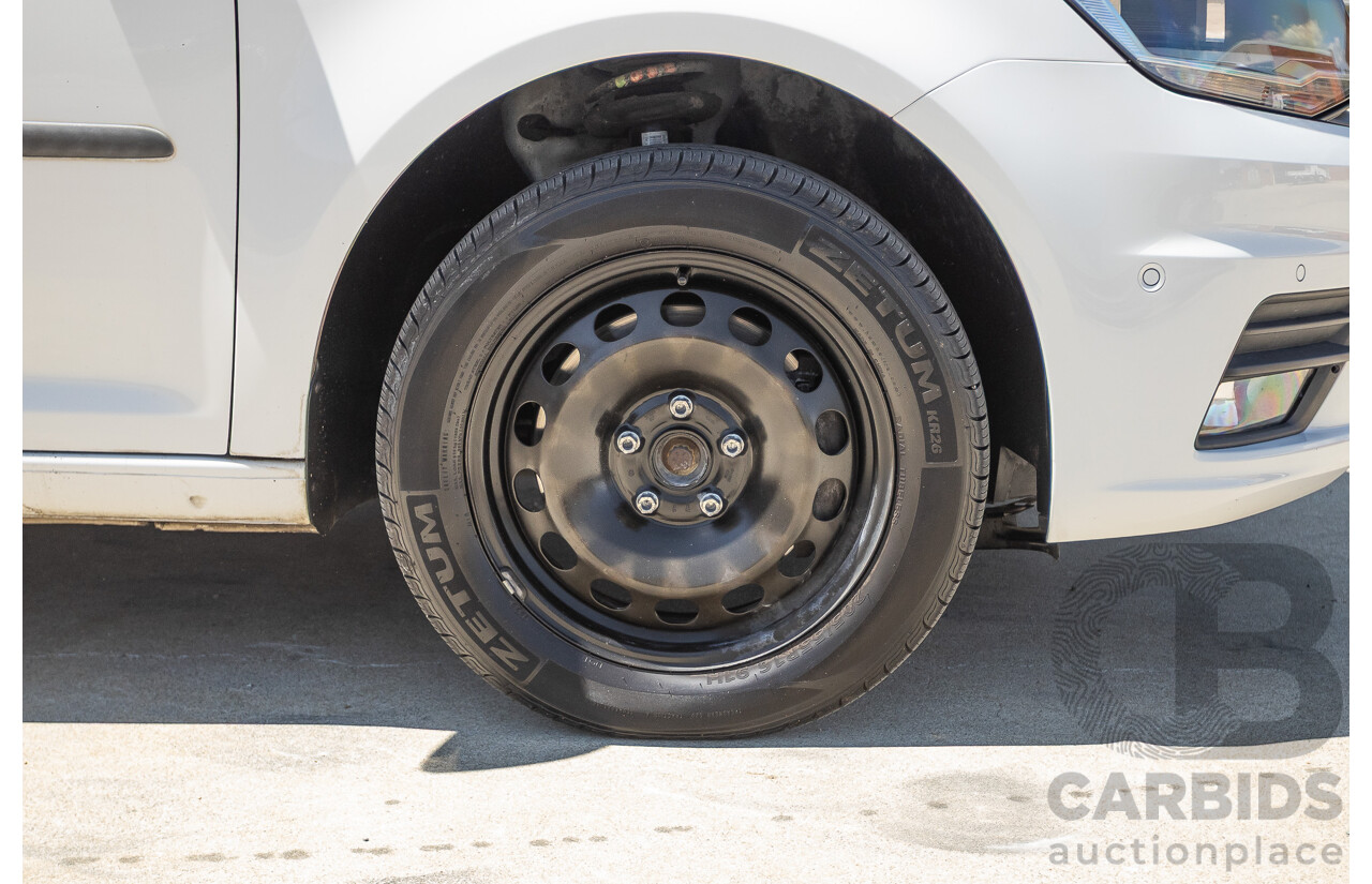 04/2018 Volkswagen Caddy Maxi Trendline TSI220 2K MY18 4D Wagon White Turbo 1.4L - 7 seats