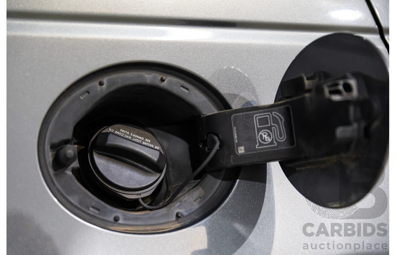 02/2018 Land Rover Discovery Sport Si4 SE Dynamic Design Pack (177kW AWD) 5 Seat L550 MY18 4D Wagon Corris Grey Metallic/ Santorini Black Roof Turbo 2.0L