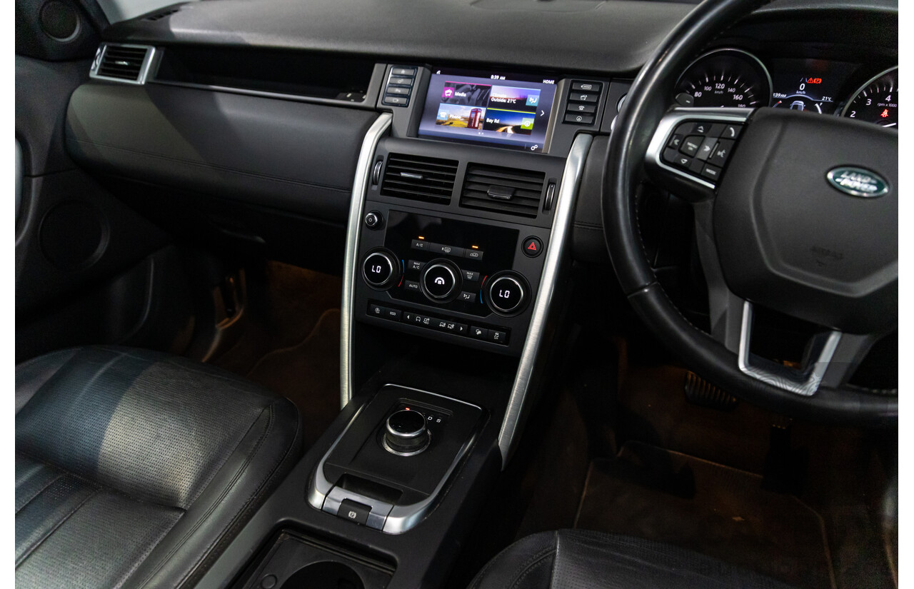 02/2018 Land Rover Discovery Sport Si4 SE Dynamic Design Pack (177kW AWD) 5 Seat L550 MY18 4D Wagon Corris Grey Metallic/ Santorini Black Roof Turbo 2.0L