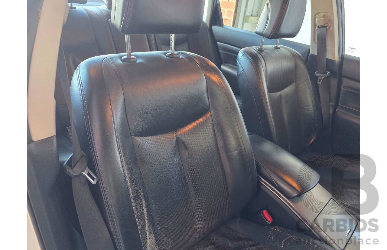 11/2009 Nissan Maxima 350 ST-S J32 4d Sedan White 3.5L