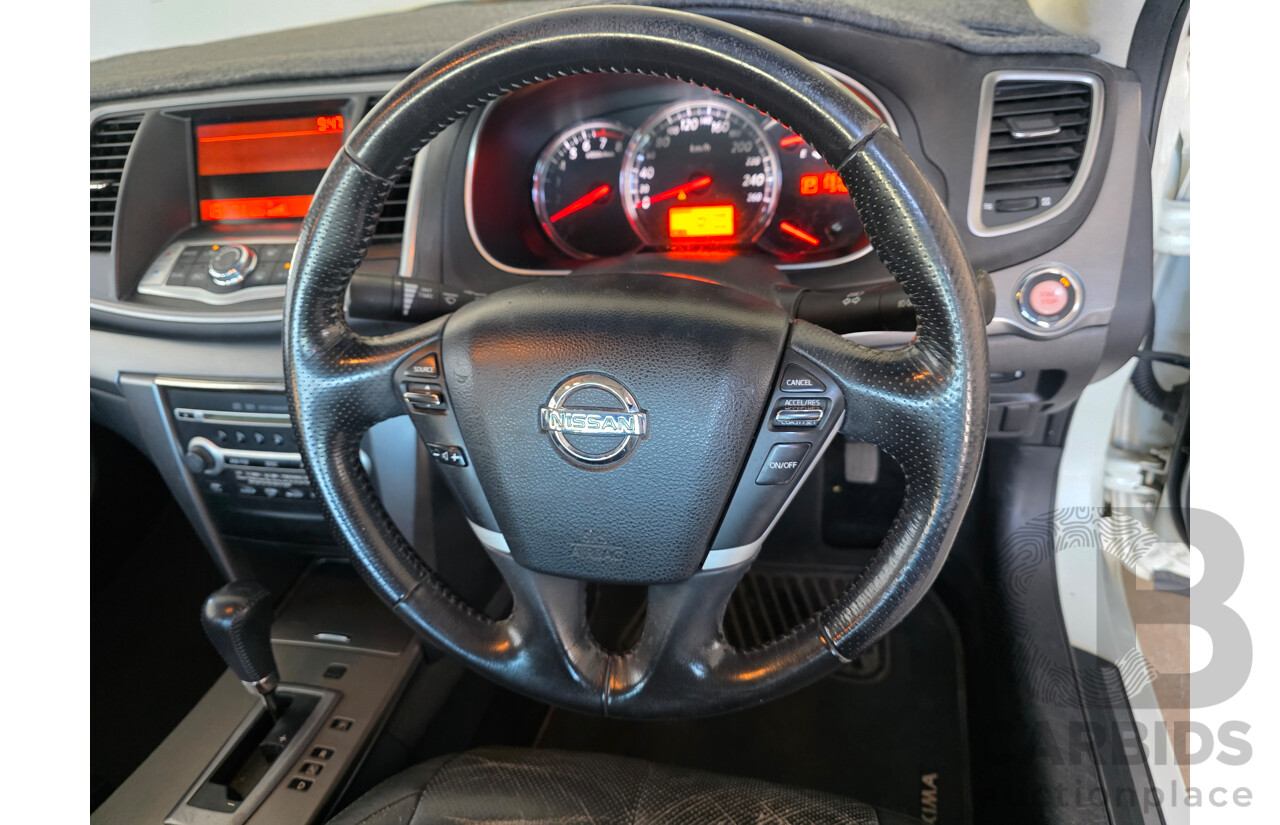 11/2009 Nissan Maxima 350 ST-S J32 4d Sedan White 3.5L