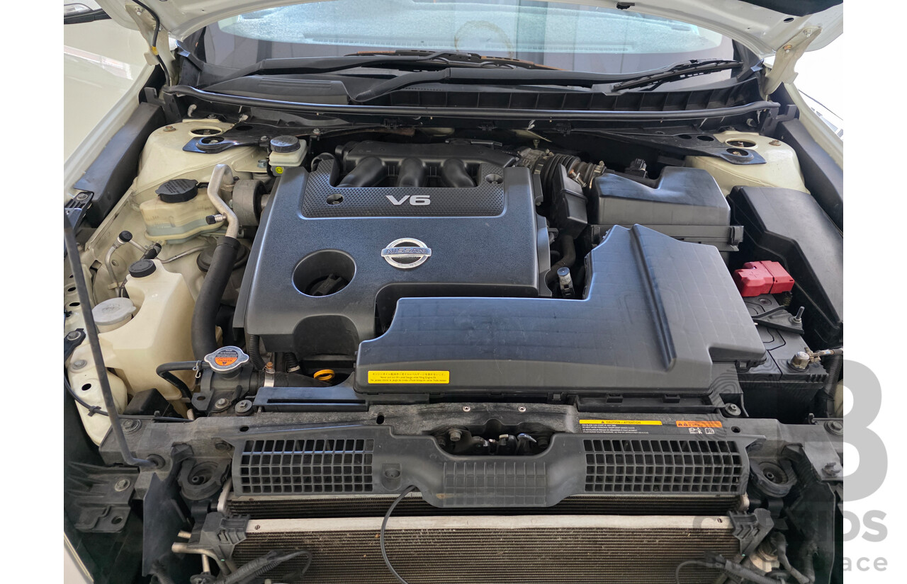 11/2009 Nissan Maxima 350 ST-S J32 4d Sedan White 3.5L