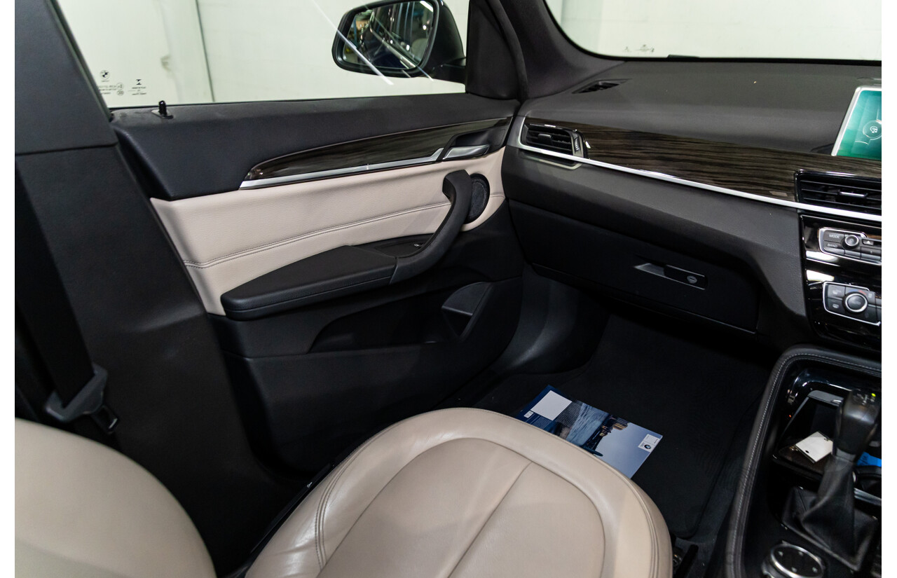 01/2016 BMW X1 sDrive20i xLine (FWD) F48 4d Wagon Meditteranean Blue Metallic Turbo 2.0L